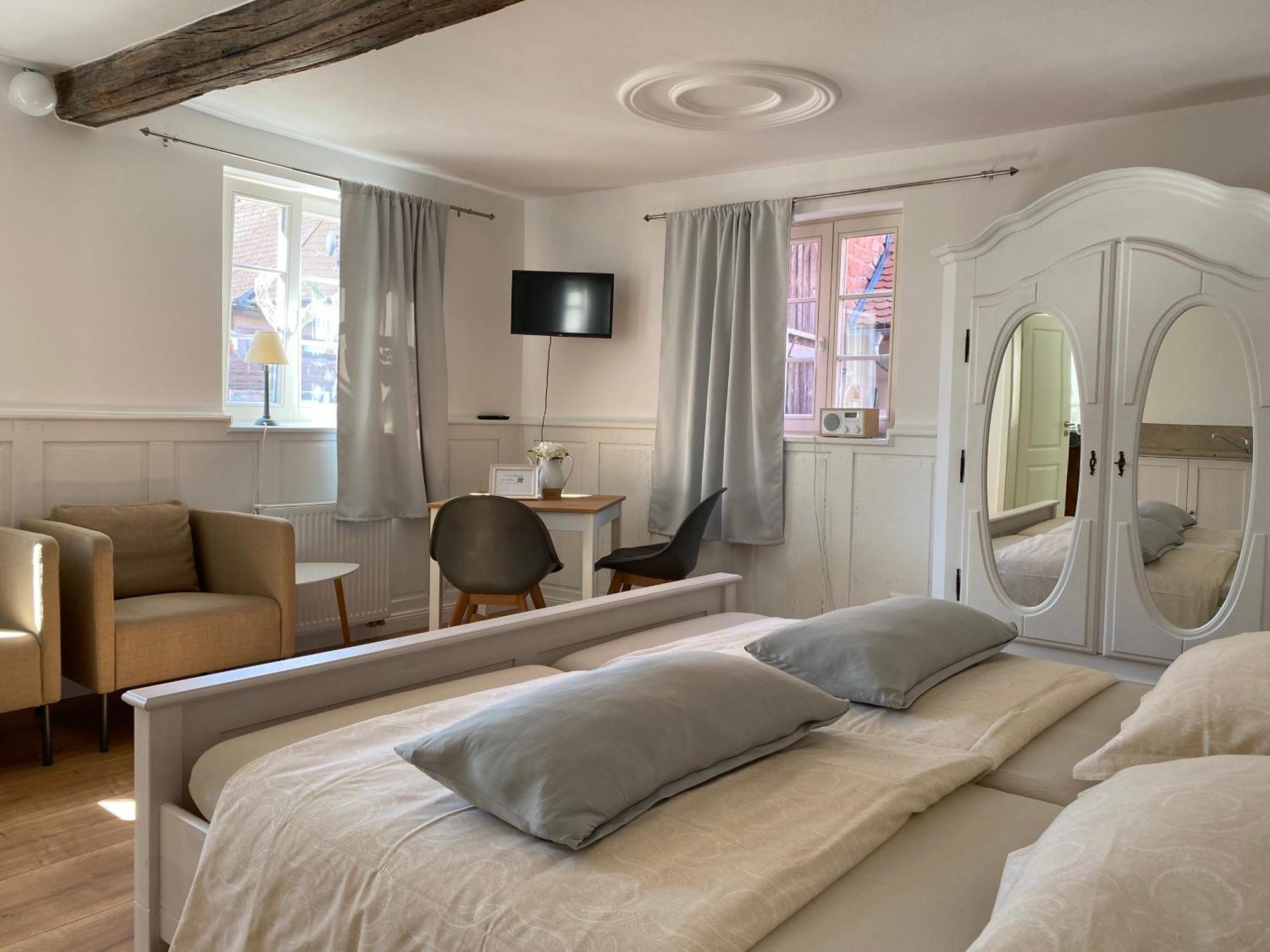 Sonnenhof 1737 - Ferienzimmer & Apartments Barbelroth Extérieur photo